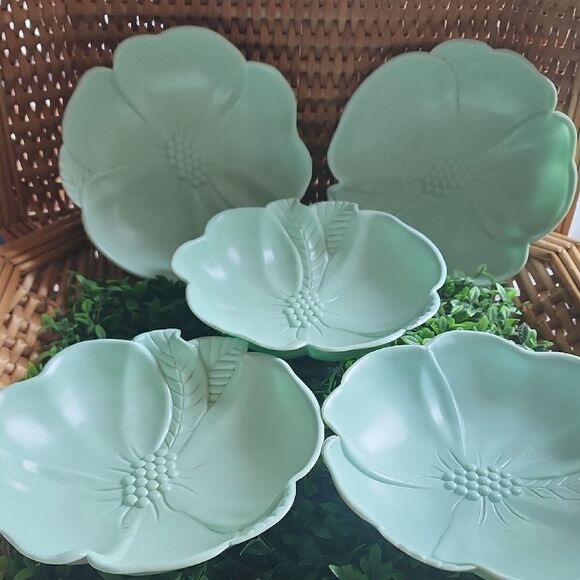 Vintage Mint Green Hofman Insustries Molded Plastic Salad Bowls - Picture 2 of 7